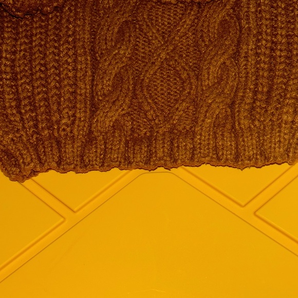 Mid Brown Chunky Cable Knit 🧶 Pull over Sweater w/Short Sleeves - Picture 4 of 6